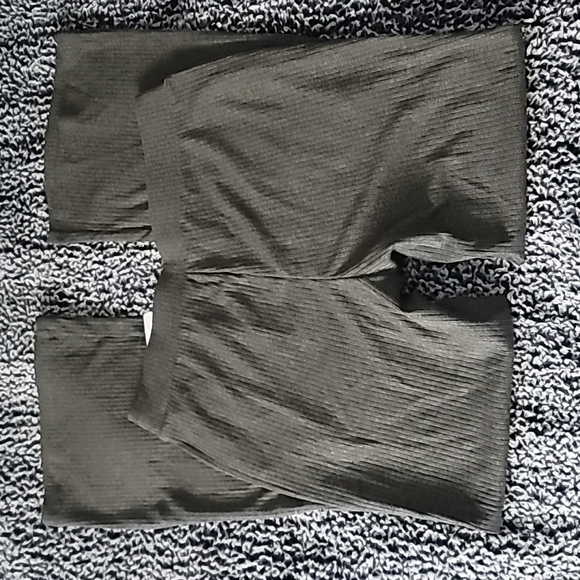 🐺 Uniqlo Ribbed Gray Straight Leg Pants - Picture 2 of 7